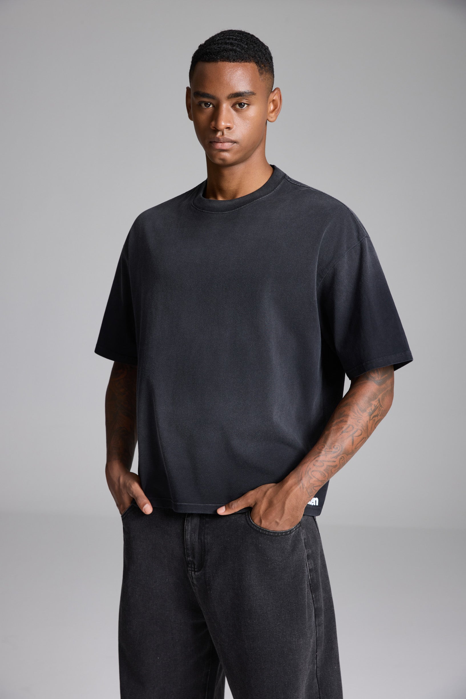 LINDEN クロップドTシャツ